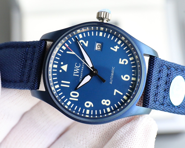 アイ・ダブリュー・シー細部ディテール